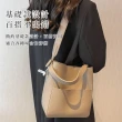 【上班族必備】特殊色溫柔奶灰基礎通勤包(日系 大容量 寬肩帶 水桶包 單肩包 肩背包