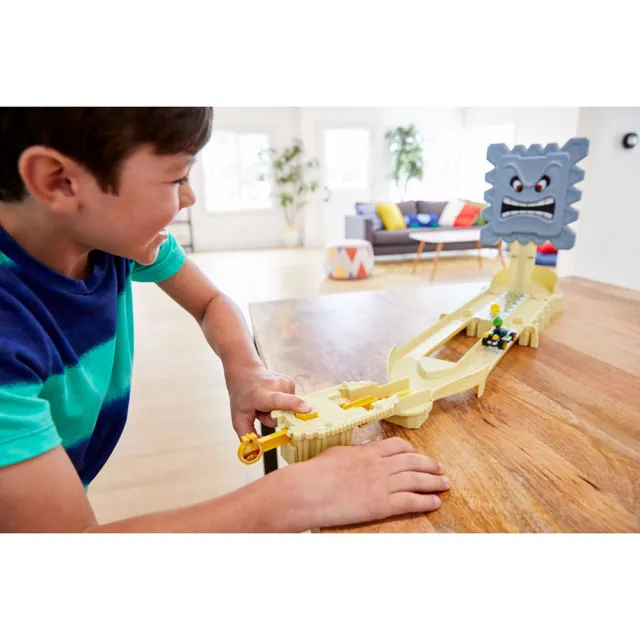 【ToysRUs 玩具反斗城】Hot Wheels風火輪 Mario Kart系列軌道組 超級瑪利歐 - 隨機發貨