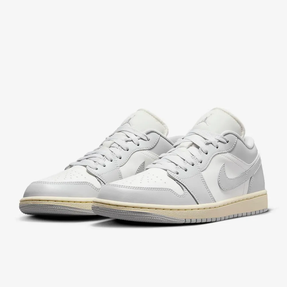 【NIKE 耐吉】雙11 運動鞋 休閒鞋 女鞋 男鞋 WMNS AIR JORDAN 1 LOW AJ1 喬丹 白 淺灰(DC0774103)