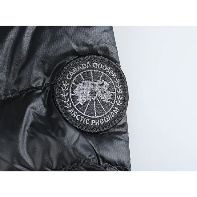 【CANADA GOOSE】CANADA GOOSE Cypress袖口黑色圓標LOGO刺繡設計聚醯胺輕量羽絨外套(女款/黑)