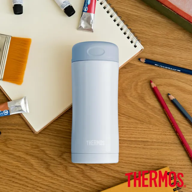 【THERMOS膳魔師】期間限定_不鏽鋼淺墨藍按壓式保溫壺1500ml+旋蓋保溫杯400ml(THS-1501+JCG-400)(保溫瓶)