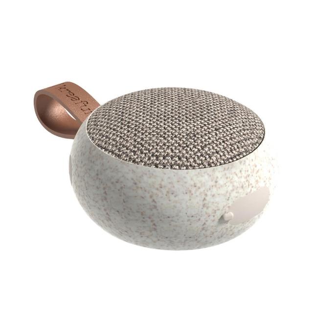 Kreafunk aLIGHT 攜帶型藍芽多媒體喇叭，輕巧僅100g、直徑64mm x 高51mm，支援藍芽連線，具防潑水功能，適合戶外使用。多種顏色選擇：灰粉、灰藍、淡橘、裸色、橄欖綠、霧黑。1年保固，NCC認證CCAF24LP0720T1，BSMI R38900。