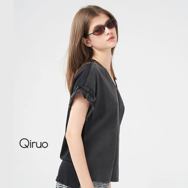 【Qiruo 奇若名品】特殊雙布料棉質 小荷葉袖口黑色短袖上衣2414A 