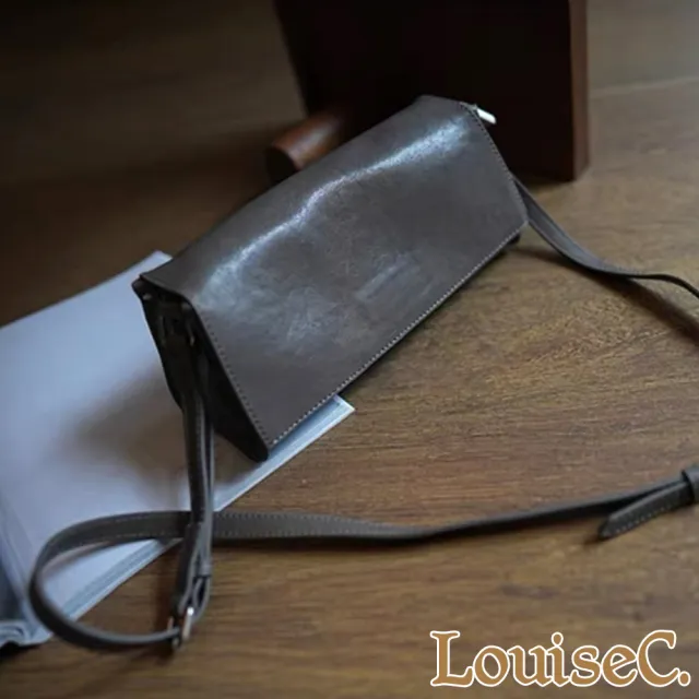 【LouiseC.】Tree House 植鞣革牛皮簡約質感掀蓋肩背斜背小真皮包-3色-雙背帶設計(真皮包包 MDR9689)