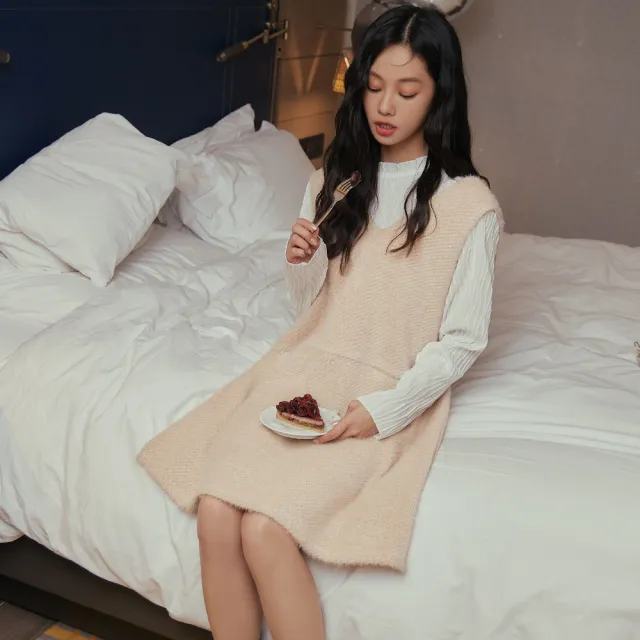 【OB 嚴選】混色仿水貂絨寬版背心洋裝 《DA10211》