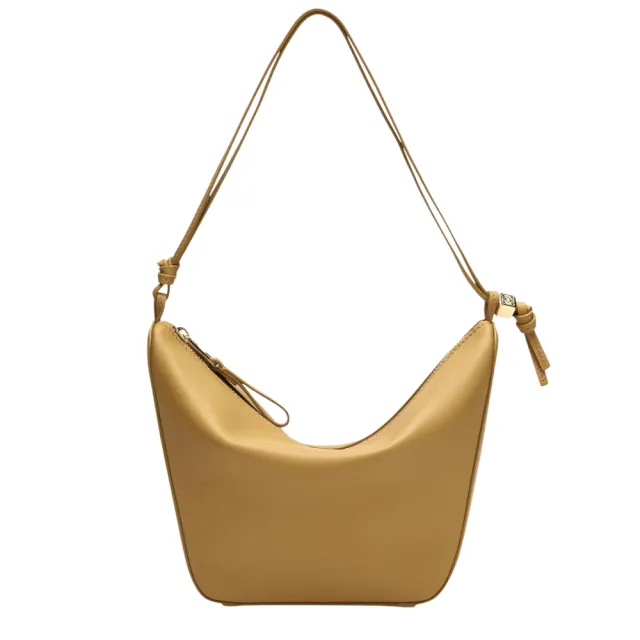 【LOEWE 羅威】Mini Hammock Hobo 迷你 經典小牛皮 肩背包 腋下包 吊床包 撒哈拉色