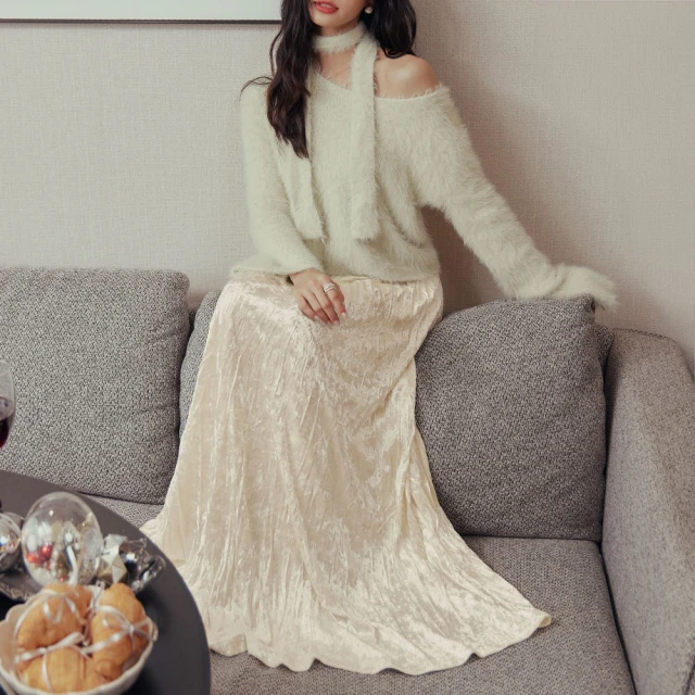 OB 嚴選OB 嚴選 光澤感絨面壓摺傘襬長裙 《CA3028》