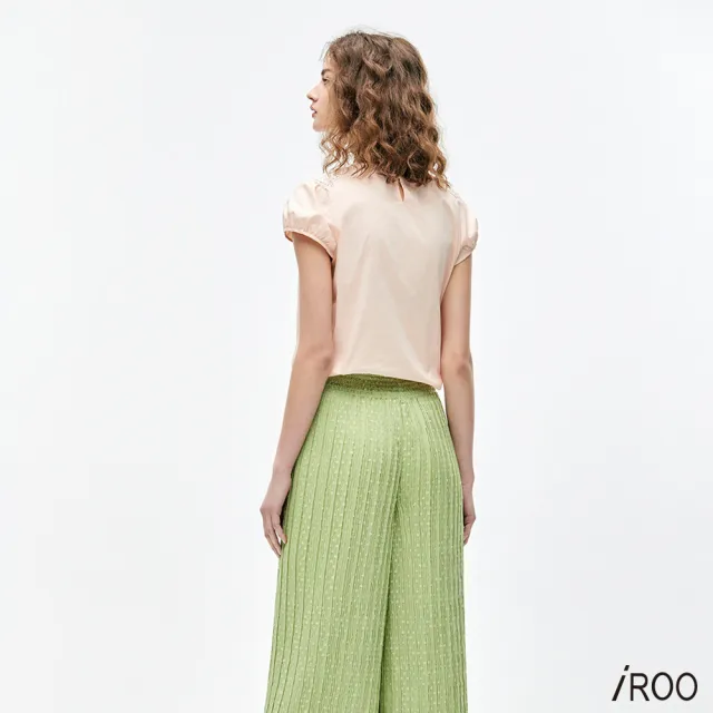 【iROO】網狀蝴蝶結領片短袖上衣