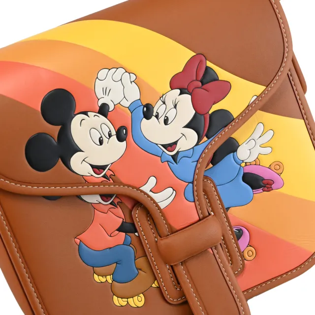 【COACH】DISNEY聯名 限定米奇米妮圖案翻蓋學院包斜背包(咖 大)