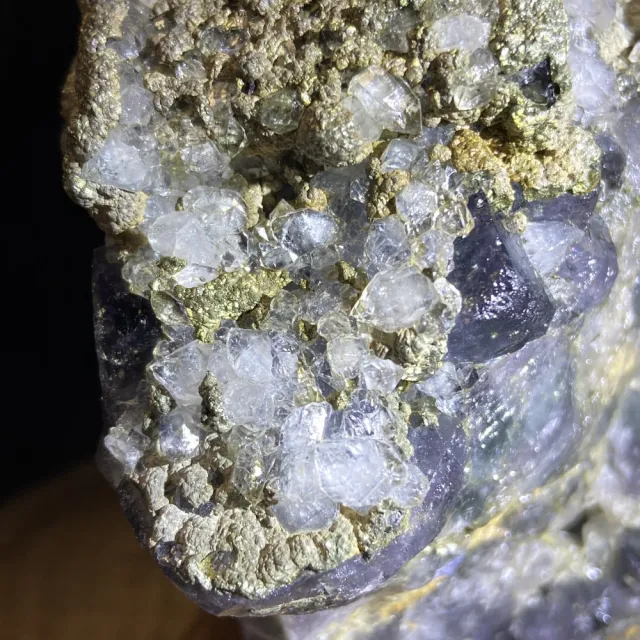 【Cozy 世界水晶原礦與茶】方塊藍螢石共生水晶與銅礦 03-3(有助於釋放情緒壓力)