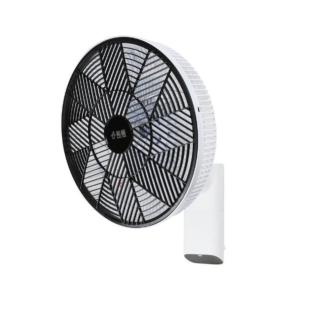  BHF-S3601 勳風旋風式DC壁扇，支援語音遙控與定時功能，提供九段風速調節，風強且安靜，不怕停電設計。具備創新柔風倒流技術與風罩結構，適用於室內冷氣、電暖器等家電需求。五片葉設計，輕巧便於安裝，電壓為DC 5V 2A，產品尺寸約38 x 30-54 cm，重量約1.7kg，BSMI許可字號無須檢驗。 