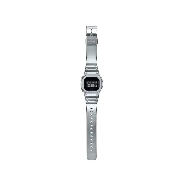 【CASIO 卡西歐】G-SHOCK 金屬光澤 金屬錶殼 經典方型 銀_GM-5600YM-8_43.2mm