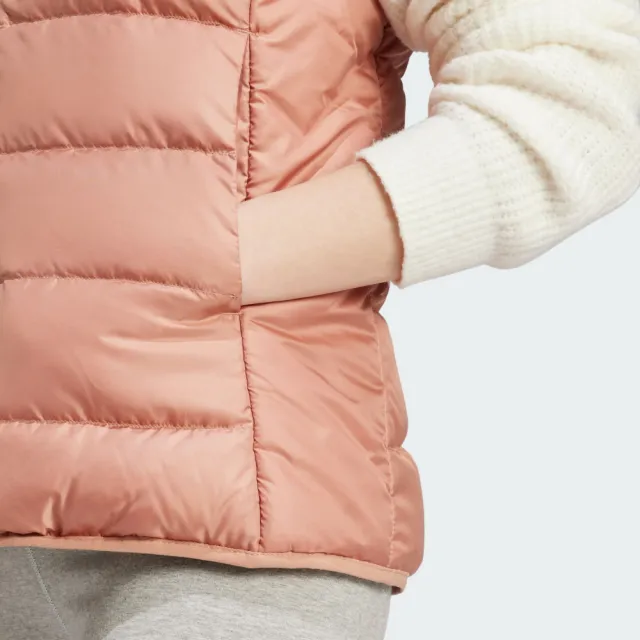 【adidas 愛迪達】ESSENTIALS 羽絨背心   女 IK3234