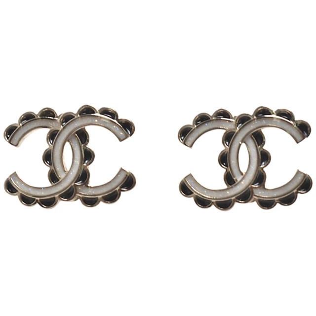 CHANEL 香奈兒CHANEL 香奈兒 經典波浪花邊琺瑯雙C LOGO造型穿式耳環(灰/金色ABE184-GRAY-OR)