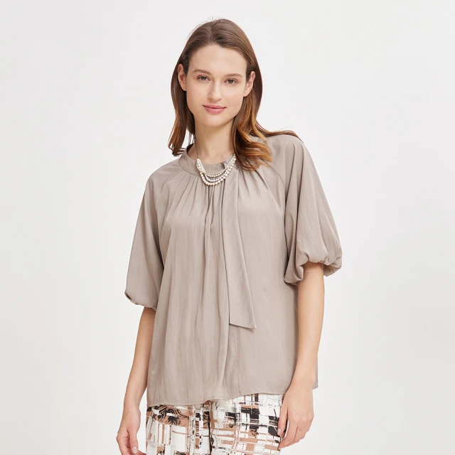 IGD 英格麗 實體同步款-簡約拼接條紋收腰造型上衣(黑色)