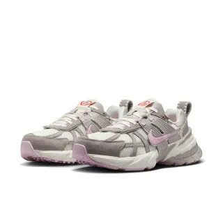 【NIKE 耐吉】休閒鞋 女鞋 運動鞋 W V2K RUN 米紫 HV5997-161