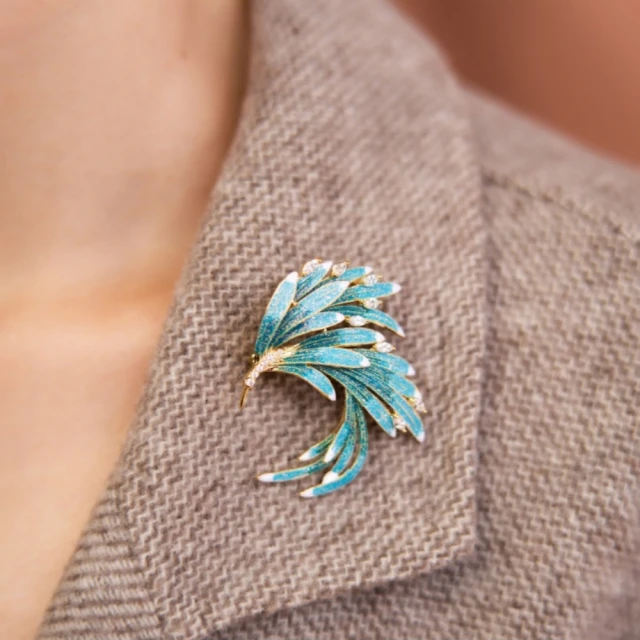 CHANEL 香奈兒 經典橢圓水晶鑲飾簍空雙C LOGO造型