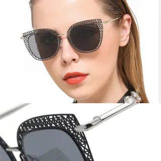 【DZ】買一送一 UV400防曬太陽眼鏡墨鏡-網紅款雕鏤平版型(黑框灰片)