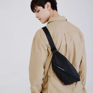 【NIID官方直營】交換禮物 Radiant R0 機能胸包-酷黑(男包 斜背包 包包)