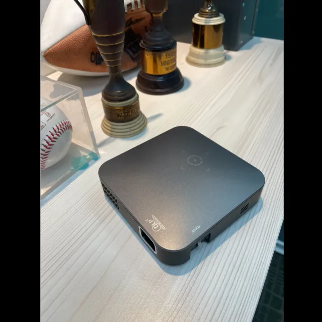 【GD · GV】GV300無線微型高亮行動投影機-霧面灰(安卓版/3000流明/大容量電池/藍芽飛鼠遙控器)