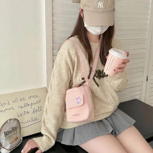 【SANRIO 三麗鷗】雙11 三麗鷗家族抽繩斜背包(酷洛米/凱蒂貓/美樂蒂/大耳狗/帕恰狗)
