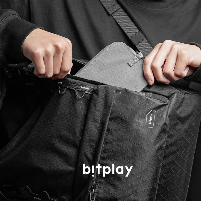 【bitplay】雙11 28L 跨境旅行後背包-黑色(隨身/出國/逛街/護照/手機/水壺/好拿取/自由行/日常包