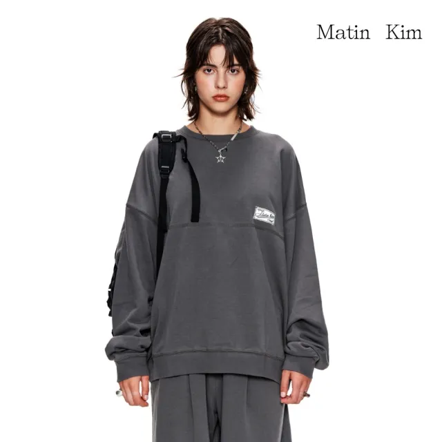 【MATIN KIM】官方旗艦 刺繡布標大學T(炭灰)