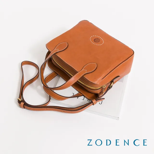 【ZODENCE 佐登司】HAN義大利植鞣革商務休閒三層手提斜背包(經典駝)
