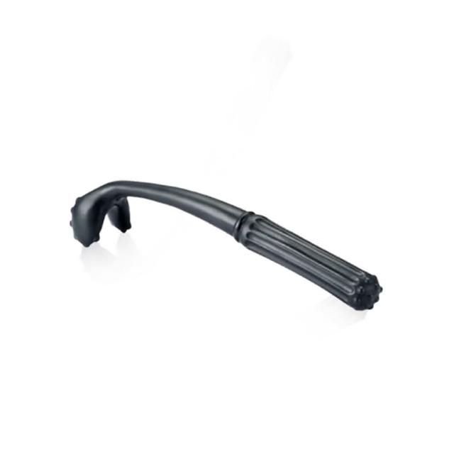 寶草園魔可舒斗杓超值套組，採用遠紅外線礦晶體宙元石材質，提供磁石穴位經絡按摩功能，黑色系設計適合日常保健。套組包含魔可舒斗杓+八爪/龍指/蝠梳(3選1)，尺寸29.5x5.5cm等，搭配鎂離子檀香潤膚乳液(100ml)及英國淨化亮白身體按摩油(100ml)，緩解疲勞、促進迴圈。易碎材質，請輕放，使用布套收納，提升肌膚亮白保濕效果，完美遠紅外線按摩棒選擇。