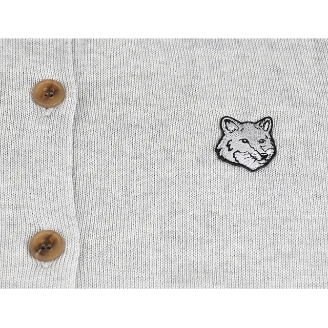 【Maison Kitsune】MAISON KITSUNE狐狸頭LOGO羊毛6鈕釦長袖圓領開襟衫(女款/淺灰)