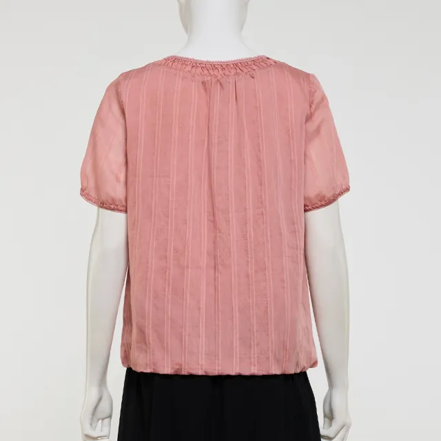 【ILEY 伊蕾】綁帶蕾絲直條紋短袖上衣(粉；M-XL；1252241004)