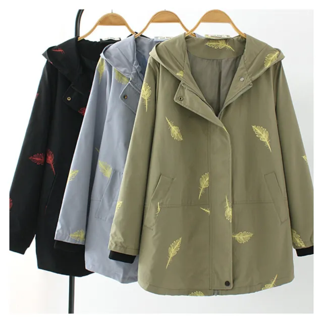 【ASister 小姊姊】現貨在庫★防風外套☆*連帽羽毛印花*Plus+拉鍊風衣(3色 XL-4XL T62 1951 #AS0730)