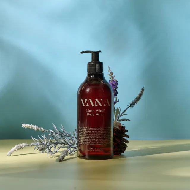 【VANA】亞麻風拂 植萃淨化沐浴露 草本木質調 500ml (丹麥直送/肌膚長效維持柔嫩光滑)