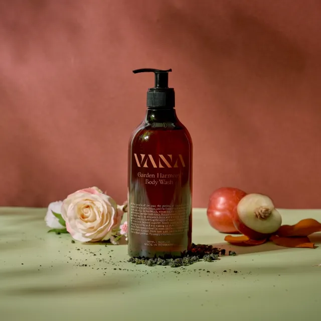 【VANA】北歐花園 植萃淨化沐浴露 綠茶玫瑰調 500ml (丹麥直送/天然植萃香氣/肌膚維持柔嫩光滑)