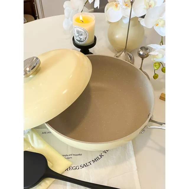 【Velosan 溫侖山】鵝卵石鑄鋁炒鍋32cm 附蓋-黃色(適用電磁爐、瓦斯爐、IH爐等多種爐具)
