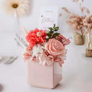 【Floral M】Love Mom愛意綻放康乃馨永生花禮(香氛花/永生花/母親節花禮/香水精油/居家香氛/桌上裝飾/送禮)