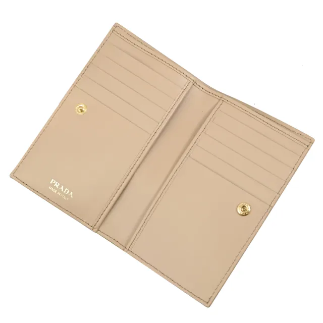 【PRADA 普拉達】經典浮雕三角LOGO皮革格紋多卡對折中夾(沙色)