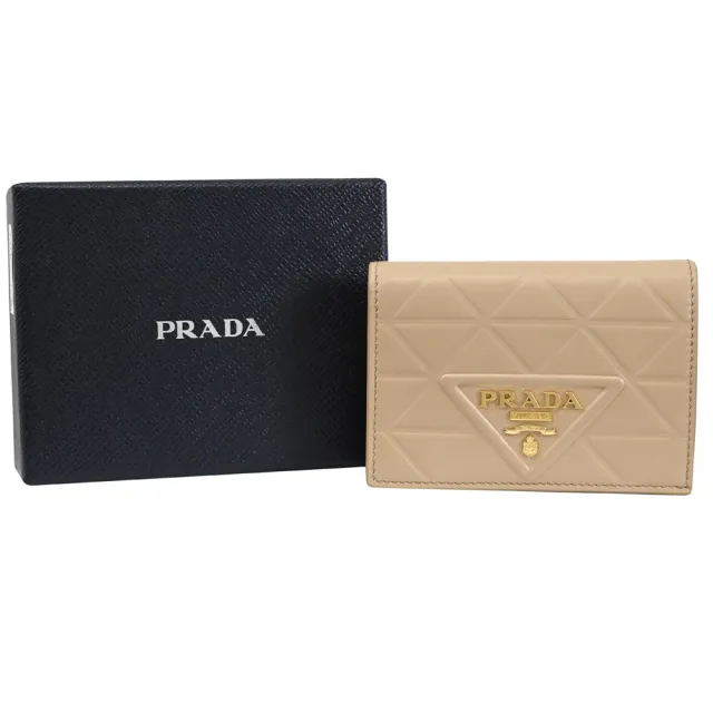 【PRADA 普拉達】經典浮雕三角LOGO皮革格紋對折零錢短夾(沙色)