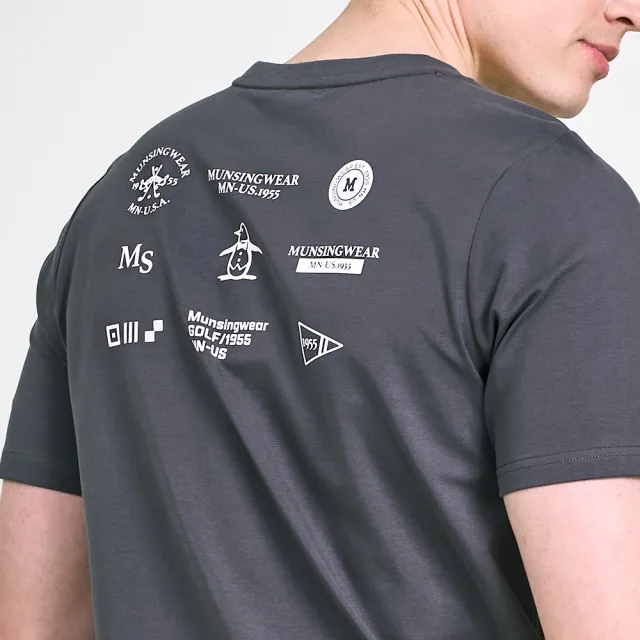 【Munsingwear】企鵝牌 男款深灰色品牌經典LOGO圖案印花純棉舒適百搭短袖T SHIRT MGVL2509