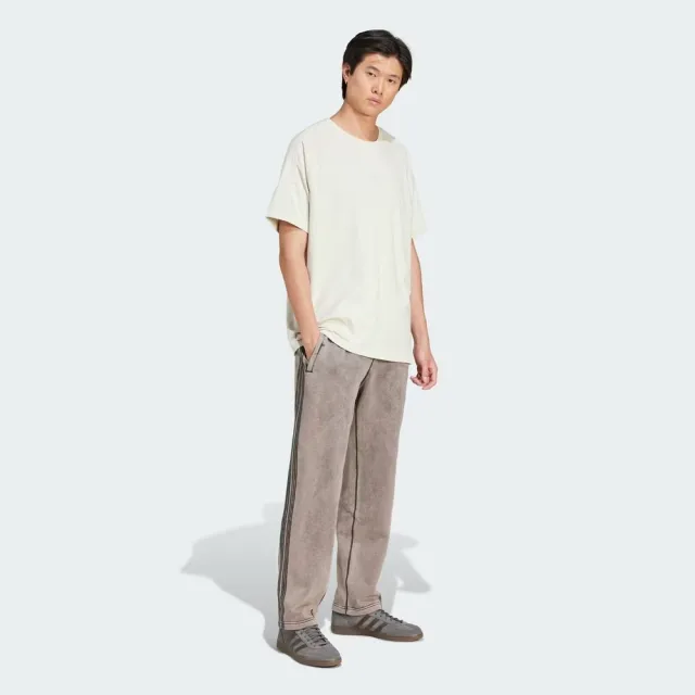 【adidas 愛迪達】P Ess Tee 男 T恤 運動上衣 休閒短袖 米白 亞版(JD3277)