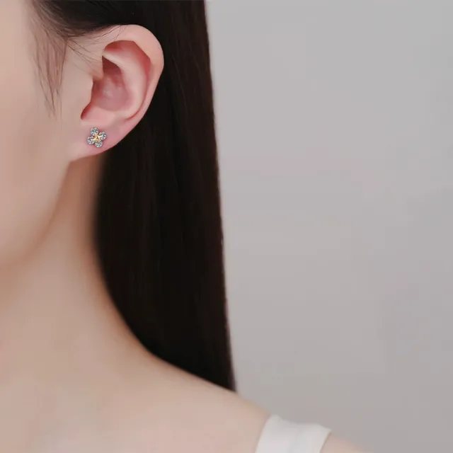 【A&R】莫桑鑽80分星星款耳環附精美禮盒(S925純銀 抗過敏 耳釘 情人節 生日 禮物)