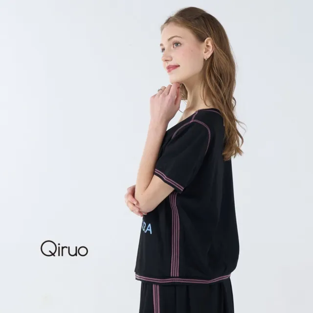 【Qiruo 奇若名品】軟棉質 滾紫色双線 胸前亮彩造型圖 圓領黑色上衣7077A