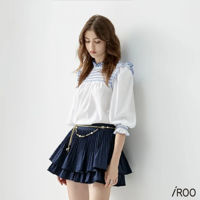 【iROO】配色刺繡感鬆緊設計上衣