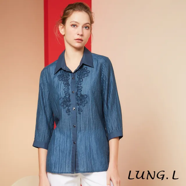 【LUNG.L 林佳樺】LR94A 藍色格紋泡泡布搭配電繡長版七分袖女裝襯衫(春夏新品 加大尺碼)