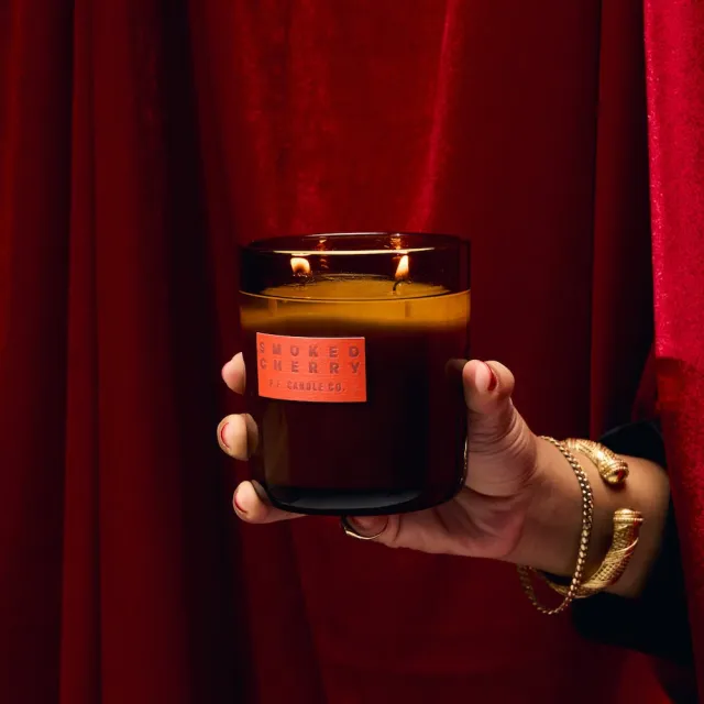 【P.F. CANDLE CO.】美國HI-FI手工香氛蠟燭13oz－煙燻櫻桃(SMOKED CHERRY)