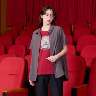 【gozo】電影台詞刺繡天絲棉抓褶短袖襯衫(兩色)