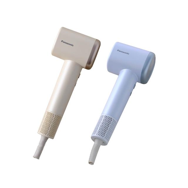  Panasonic 國際牌 EH-NE6M 陶瓷負離子電捲棒，輕巧設計僅350g，高24x寬7x深9.4cm，便於攜帶。提供四段溫度與兩段風速調整，1400W強效加熱，110V/60Hz電壓適合臺灣使用。顏色選擇焦糖奶茶或寶寶粉藍，中國製造，附掛鉤配件，機身不可折疊，無國際電壓。負離子技術減少毛躁，打造自然捲髮，BSMI許可字號R31417，享1年保固。完美適合日常造型，專業級捲髮體驗。 