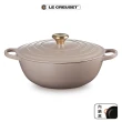 【Le Creuset】典藏琺瑯鑄鐵鍋媽咪鍋28cm(焦糖奶茶/極光午夜藍/藍色迷霧 3色選1)