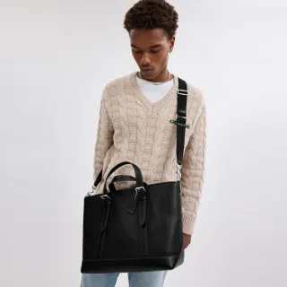 極美品 コーチ スエード リュック ターンロック C金具 スタッズ ロゴ金具 黒 コーチ COACH ロゴ ショルダーバッグ 斜め掛け ターンロック