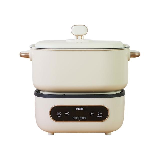 Coz!i 廚膳寶 C1880 是高效能家用多功能深煮鍋,容量達2L(水位線1.6L),適合1-2人使用。採用鋁合金材質,耐用輕巧(1.2kg),尺寸25x15x23cm,便於收納。600-700W功率,110V/50Hz電壓,中國產地BSMI許可R46121,1年保固。標準配備主機、鍋蓋、深煮鍋、大煎盤、小煎盤x2及電源線,經典綠色設計。無論煮湯、煎炒或蒸煮,都能輕鬆搞定您的廚房需求,提升烹飪效率,是現代家庭必備的電煮鍋! Coz!i廚膳寶 C1880